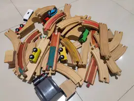 mainam Anak Rel Kayu dan kereta