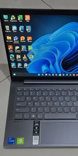 Laptop 14 inch gaming belum setahun beli dari baru