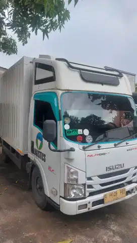 Isuzu elf 4 roda long sasis