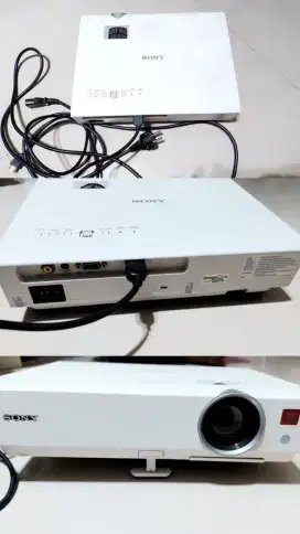 Proyektor Sony VPL DW