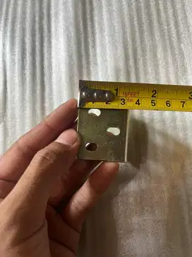 Bracket siku L bahan besi