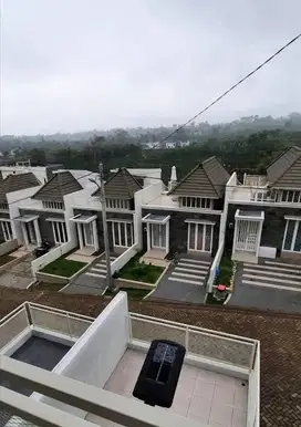 villa murah siap huni bonus furniture di dau dekat batu dan sengkaling