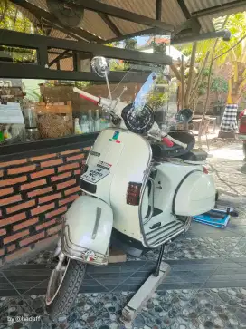 Bismillah dijual Vespa Look New PX150 bsc th1981 NPX classic