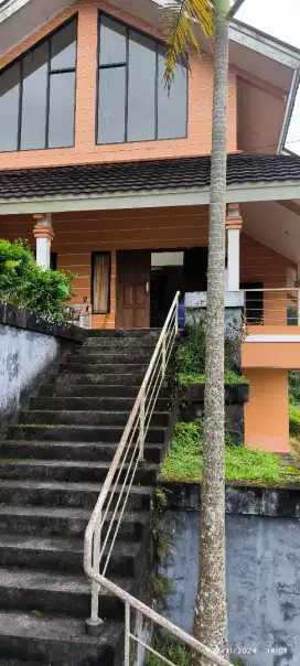 Dijual Villa di Tawangmangu