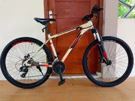 sepeda Polygon cascade 3 cream ukuran 27,5 frame M