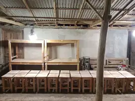 Kursi dan meja makan