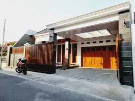 Rumah Mewah 261m² Dekat Fave Hotel Manahan Solo