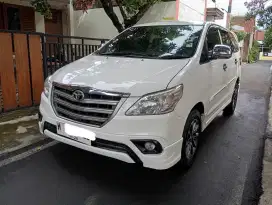 Innova Diesel Manual 2014 putih