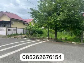 Tanah luas 300.M.pinggir jln aspal lebar 7 M.gampong lambung meuraxa