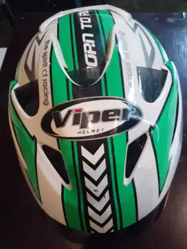 Helm merk VIPER ( SNI )