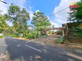 Dijual Tanah Bonus Bangunan Resto 2 Lantai di Tepi Jl. Kemiren - Bwi