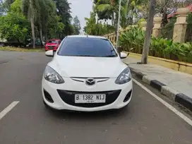 Mazda 2 V AT 2013 Putih