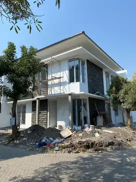 rumah citraland, dekat graha family, pakuwon indah, wiyung