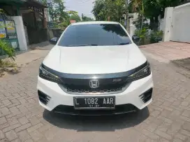 Honda CITY RS Hatchback Matic putih 2021 km low 30 ribu