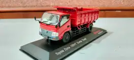 Diecast/miniatur truk Toyota Dyna Dump Truck