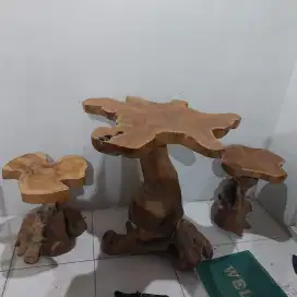 Meja Akar Kayu Menarik