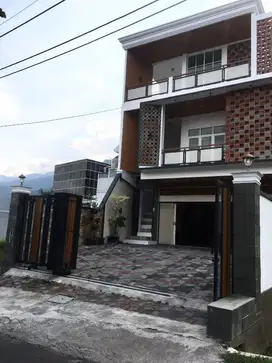 Villa Kolam Renang, View Udara Top, Selangkah ke Alun Alun Kota Batu