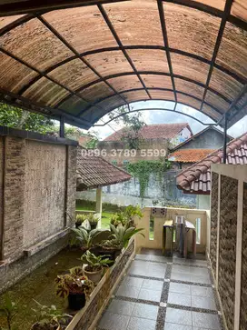 Rumah Semi Villa ada Balong & Gazebo dngn Lokasi Strategs di PerKotaan