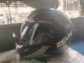 Helm Zeus size L fit M