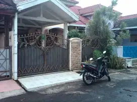 Disewakan Rumah Cantik Siap Huni di Galaxy