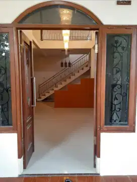 RUMAH SEWA 2 LANTAI DINAR ELOK TEMBALANG