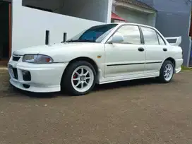 Mitsubishi Lancer 1995 Bensin