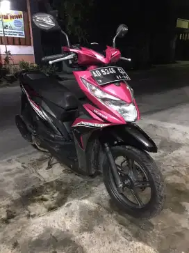 Beat 2016 warna magenta