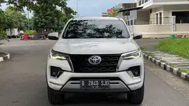 Fortuner VRZ 2.4 AT Facelift 2021