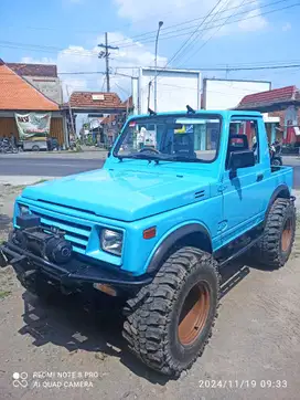 Suzuki Jimny 1990 Bensin