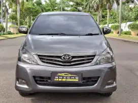 Innova 2.0 G Luxury, AT, 2010