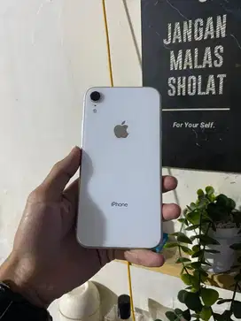 iPhone xr64 white