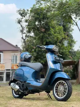 Vespa sprint 10th anniversary