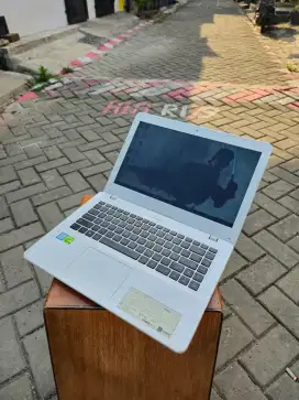 Laptop Asus X442UR Core i5 Kondisi 85% Siap Pakai. Batre Awet