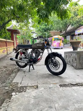 Honda CB 100 tahun 1974