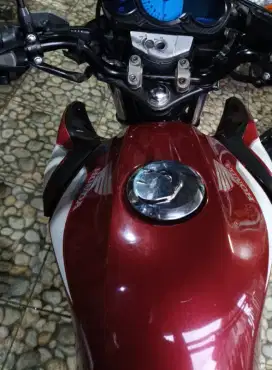 Honda CB 150 R Merah Maroon