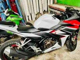 Dijual honda CBR150r