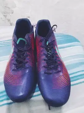 Sepatu bola merk specs ukuran 42