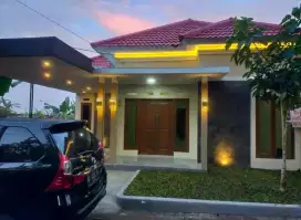 Dijual rumah mewah Utara kampus amikom condongcatur di candi gebang