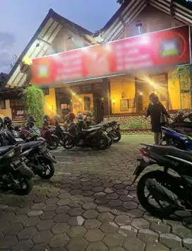 Rumah Cafe Sayap Riau Lokasi Bagus Untuk Usaha