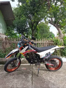 JUAL MOTOR VIAR CROSS X SUPER MOTO + BONUS MOTOR TRAIL