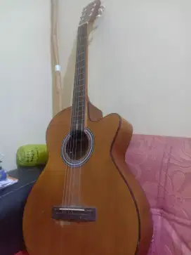 Gitar akustik murah bagus