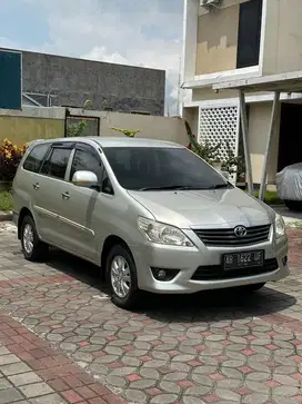 Innova Full set 2012 Km 130rban