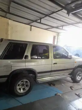 Nissan Terrano 1997 Mesin sehat, tinggal pakai