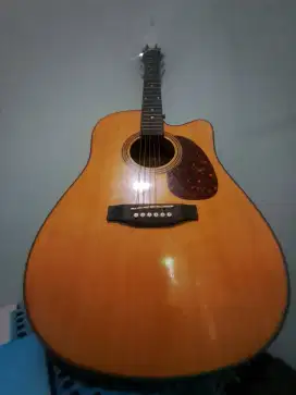 Di jual gitar akustik elektrik BU malem ini