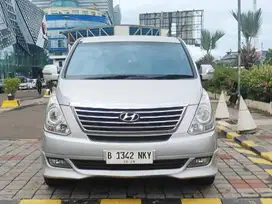 KM Low Hyundai H1 H-1 XG 2013 Bensin Silver 9 seater