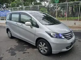 Honda freed psd 2012 tangan 1 low km kondisi sangat terawat fred