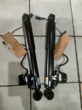 Shock absorber buat mobil Toyota Lexus RX 350 belakang Pakek sensor