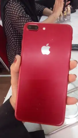 Di jual hp iphone 7+ masih bisa nego sewajarnya