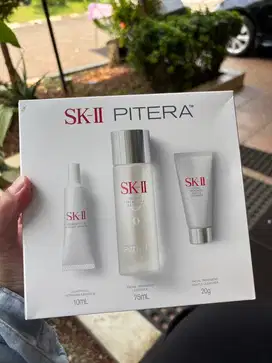 SkII pitera ultimate aura essentials