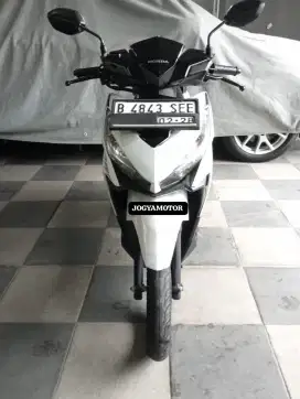 Honda vario 125 putih 2018